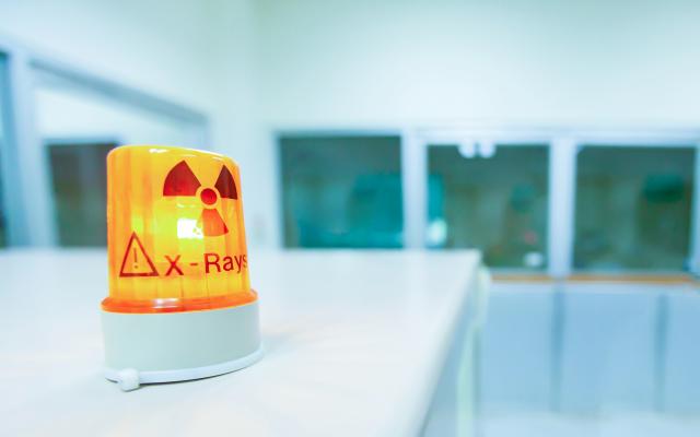 Een brandend waarschuwingslampje.