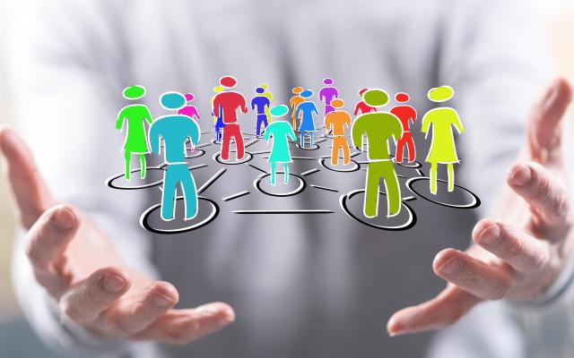 Poppetjes die in de lucht gehouden worden