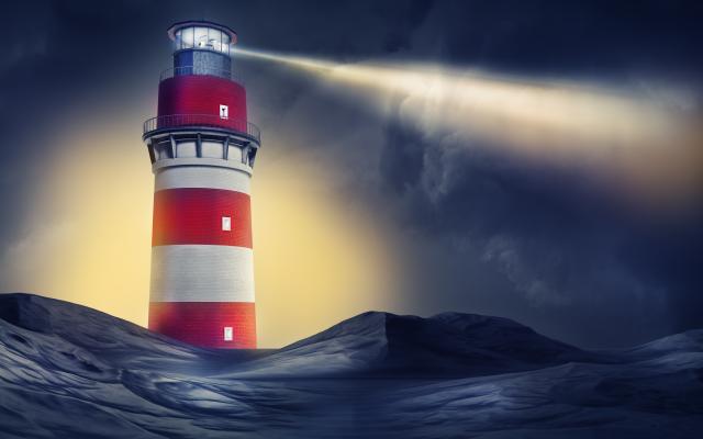 Vuurtoren met woeste zee