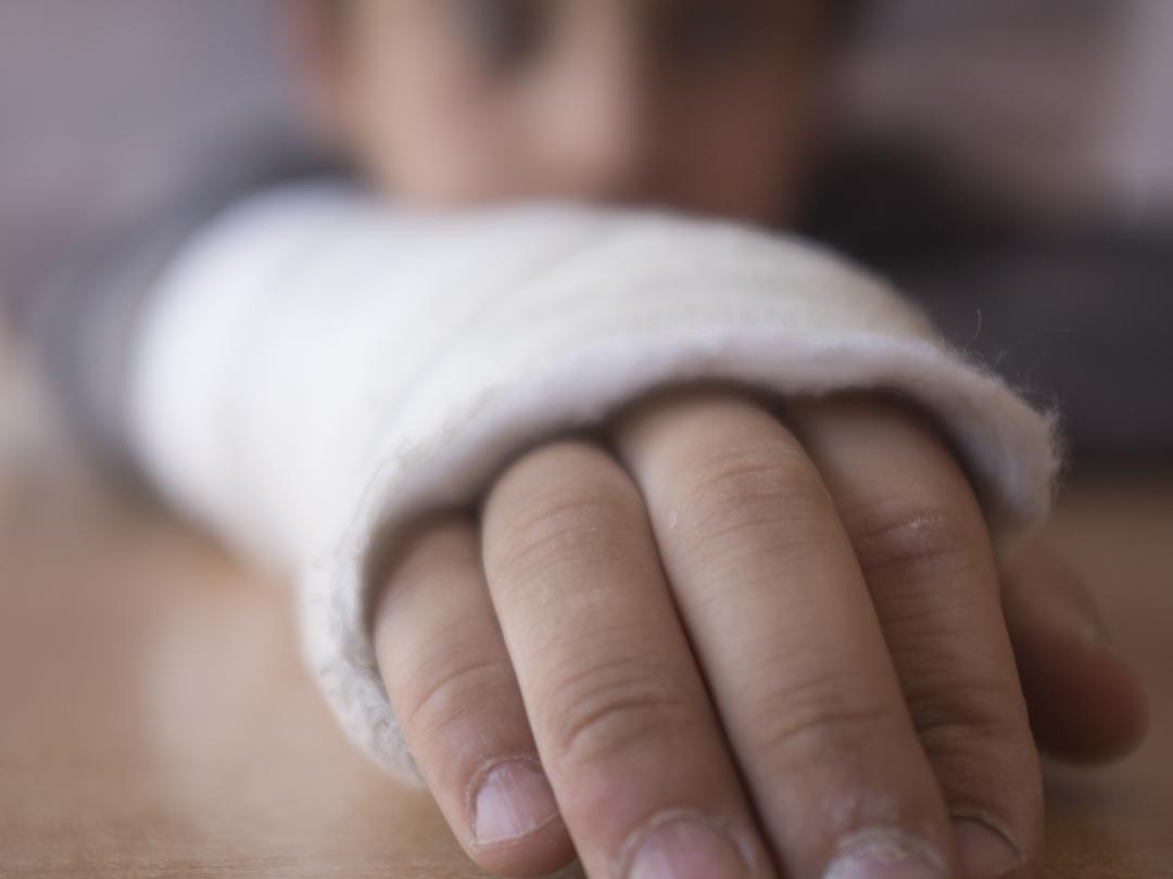 Kindermishandeling herkennen en aanpakken.