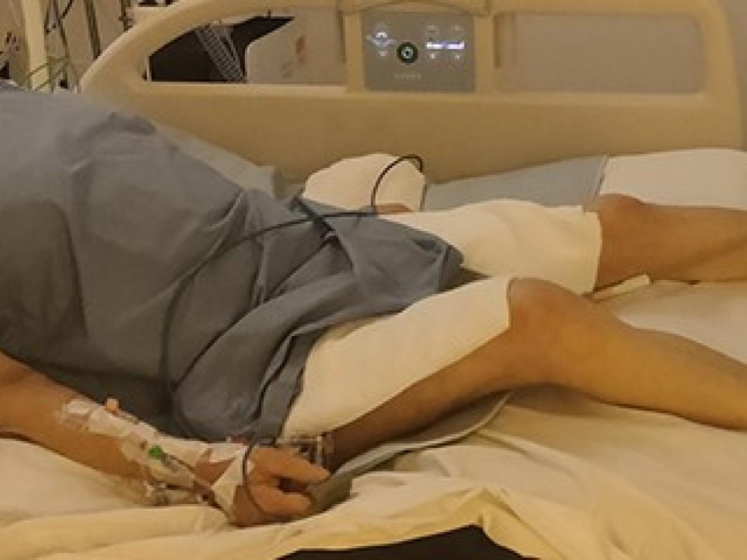 Vrouw in ziekenhuisbed