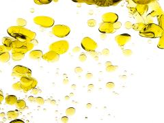 Oliedruppels in water