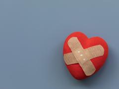 Een hart met een pleister erop